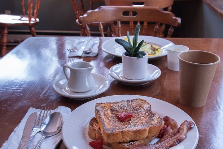 Breakfast/Coffee Service 142 of 153