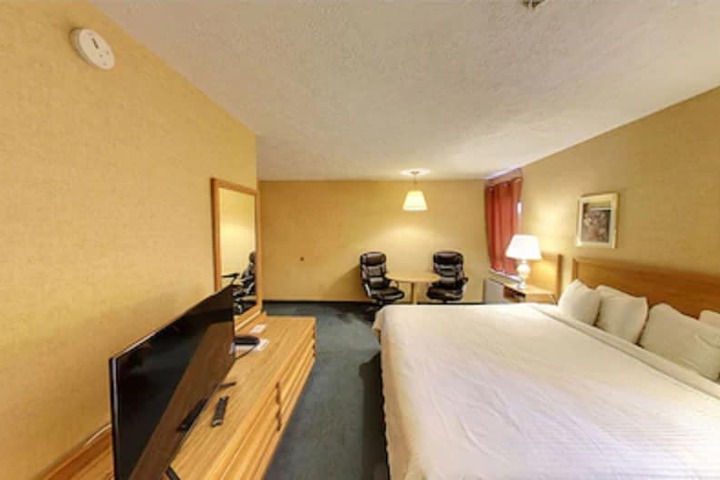 Room 16 of 27