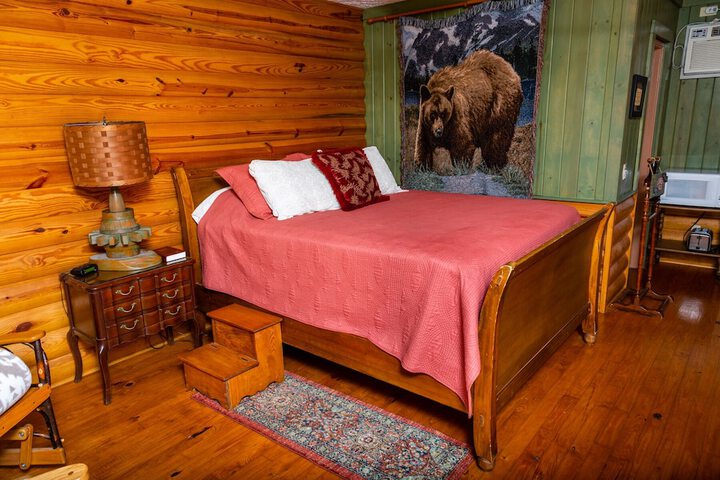 Mountain Aire Cottages Inn & Glamping