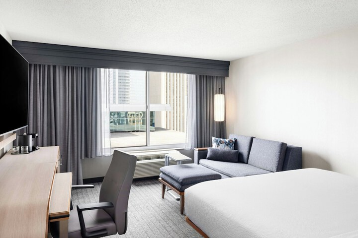 Courtyard by Marriott Charlotte City Center