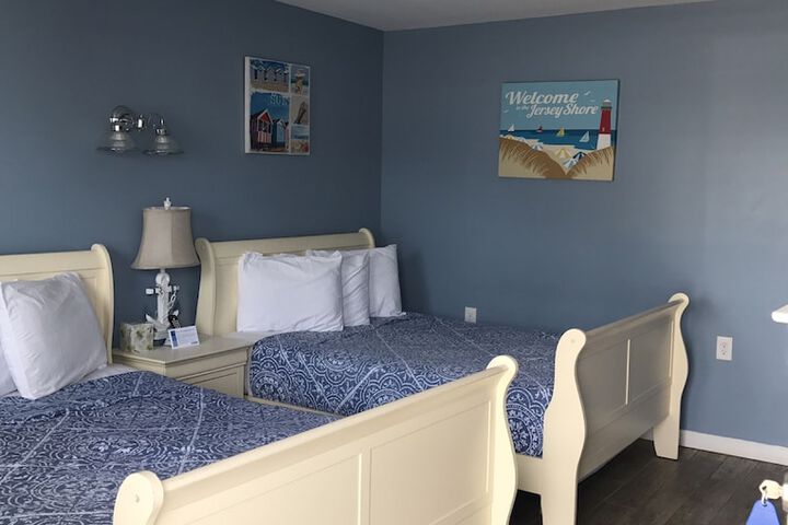 Room 11 of 25