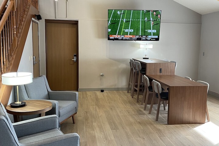 AmericInn by Wyndham Valley City - Conference Center
