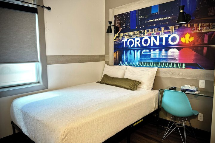 Room 44 of 68