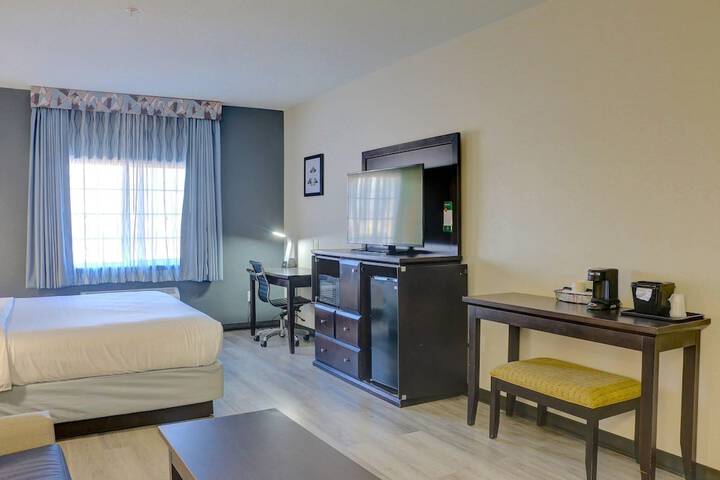 Quality Inn & Suites Roswell North