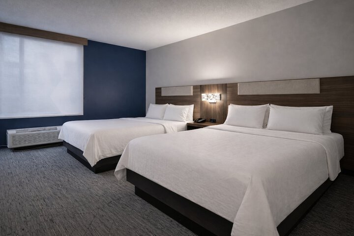 Holiday Inn Express Hotel & Suites St. Paul-Woodbury by IHG
