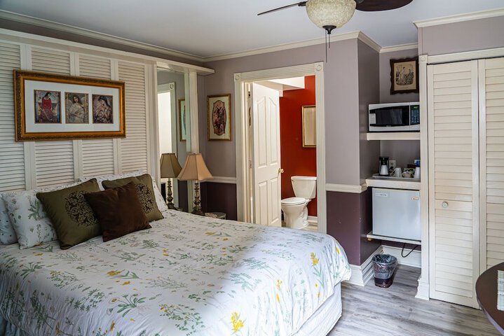 Arrowhead Lake Inn