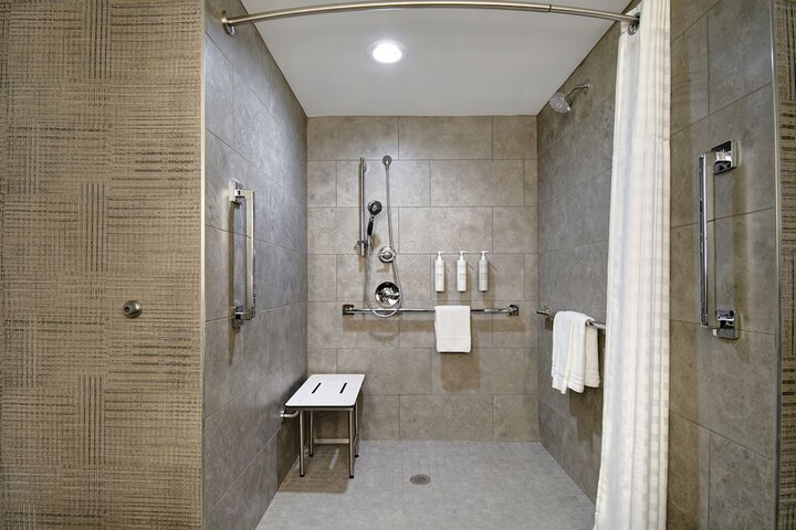 Embassy Suites by Hilton Detroit Metro Airport