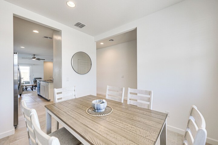 Maricopa Home w / Putting Green & Covered Patio!