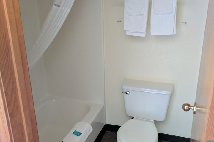 Room 10 of 22