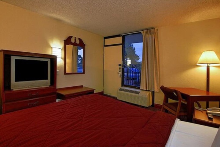 Room 12 of 29