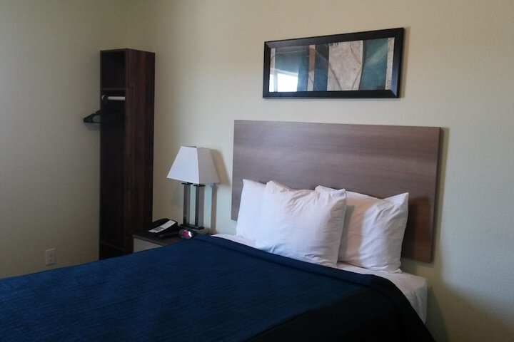 Room 11 of 17