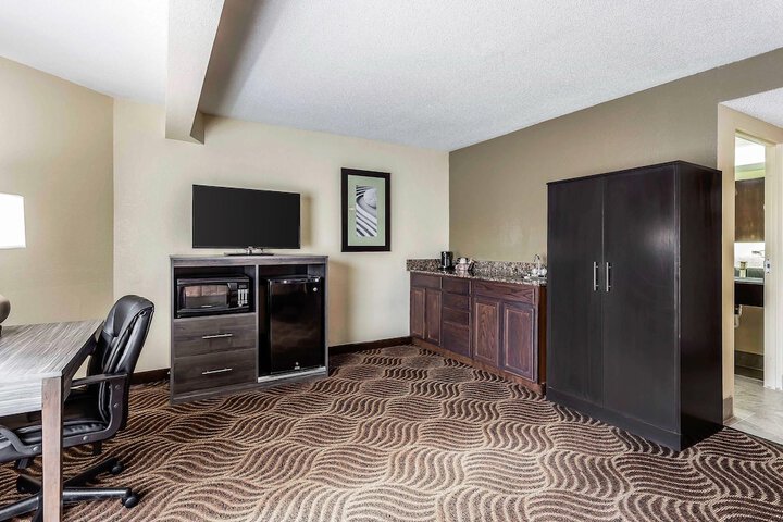 Quality Inn & Suites Salisbury South