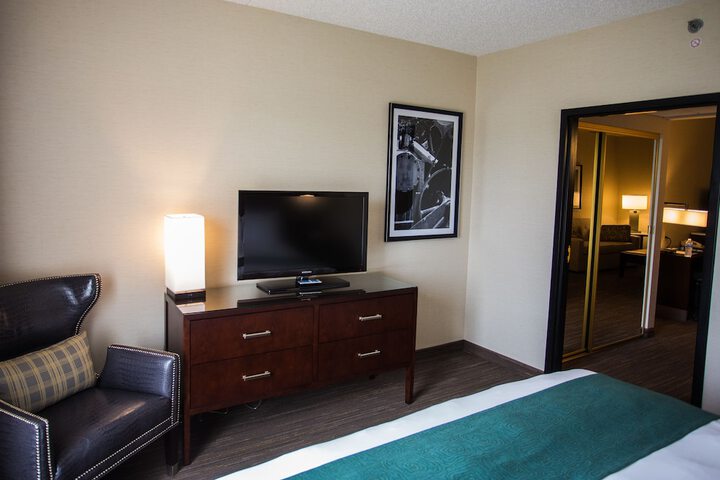 Room 13 of 32