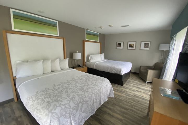 Room 17 of 28