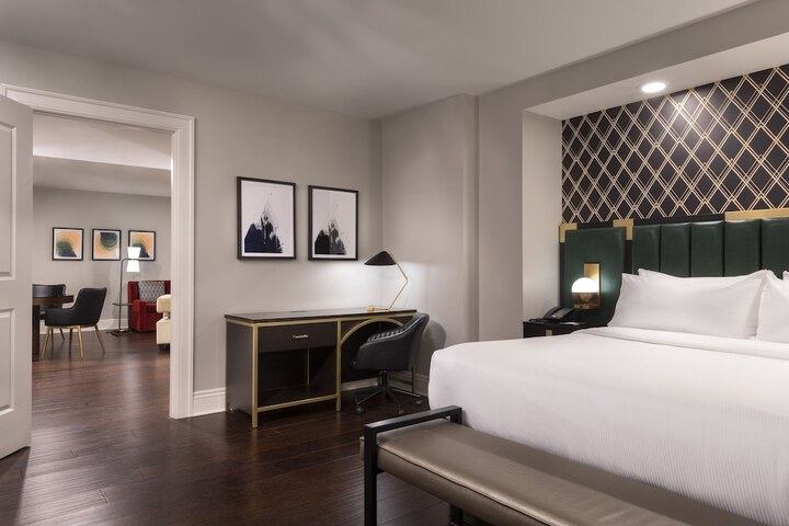 Room 8 of 40