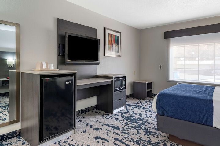 Room 15 of 26