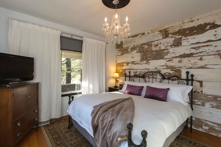Room 27 of 77
