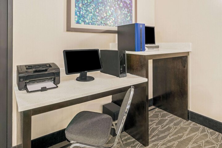 Business Center 30 of 31