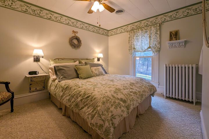 Hudson Manor Bed and Breakfast
