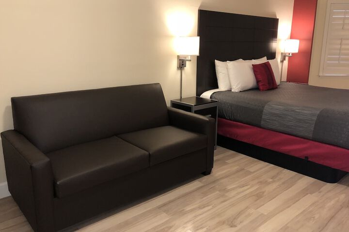 Room 27 of 29