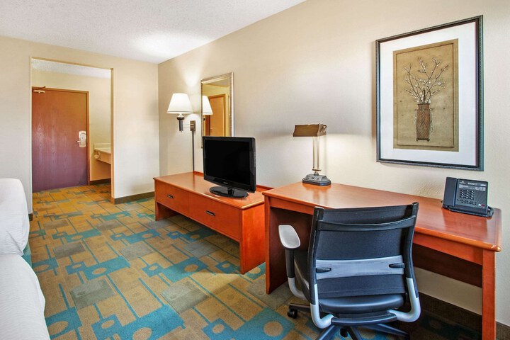 Room 11 of 31