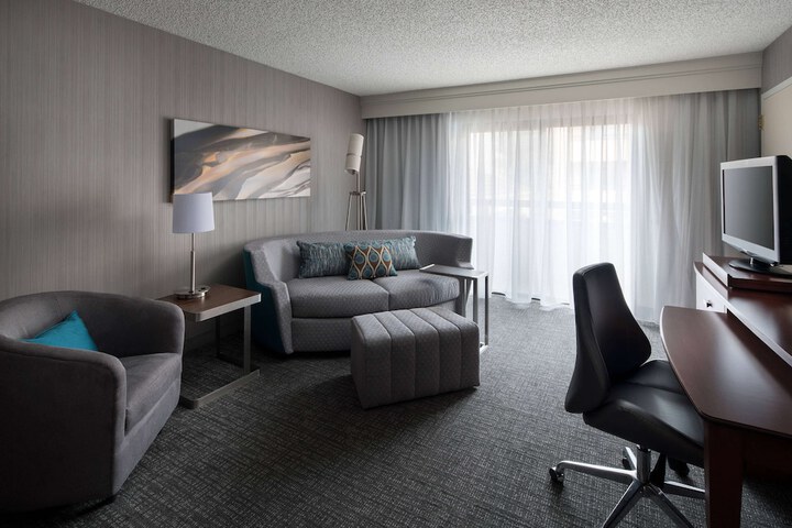 Room 25 of 39