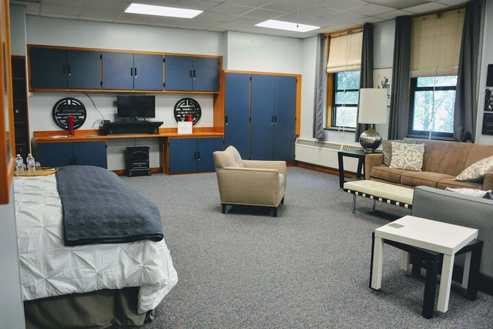 Room 6 of 37