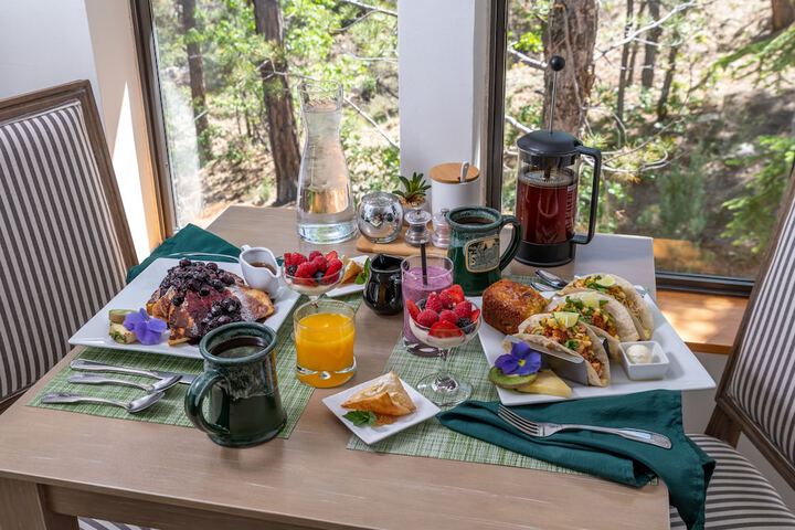 Breakfast/Coffee Service 124 of 147