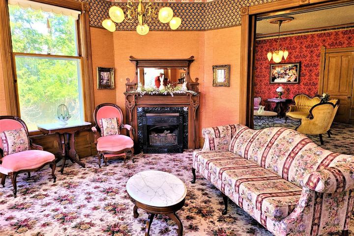 Grand Victorian B & B Inn