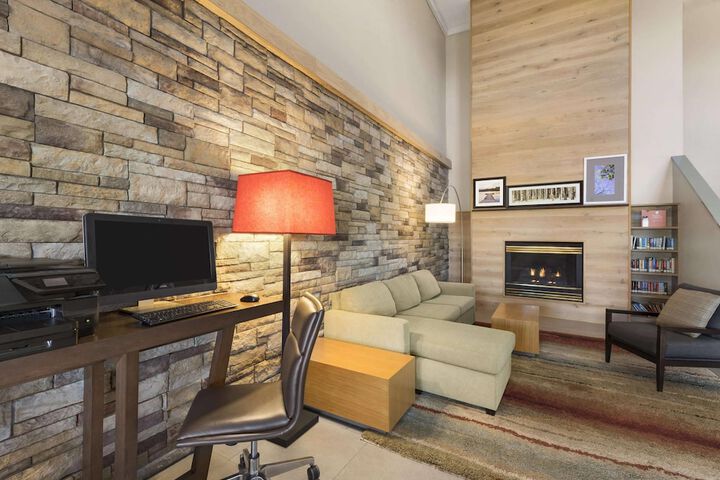 Country Inn & Suites by Radisson Ankeny - Des Moines