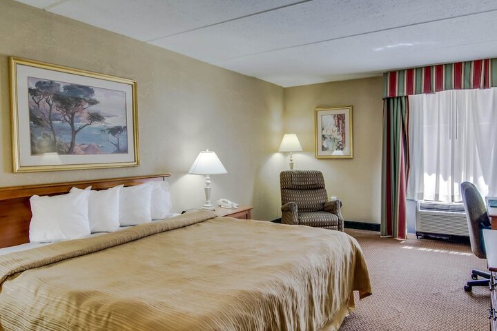 Room 9 of 35