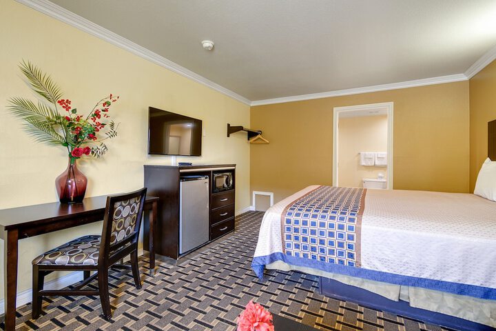 Room 16 of 23