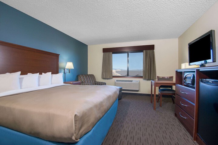 Room 28 of 67