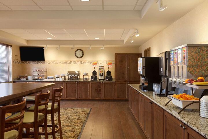 Breakfast/Coffee Service 21 of 24