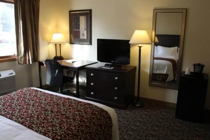 Room 4 of 23