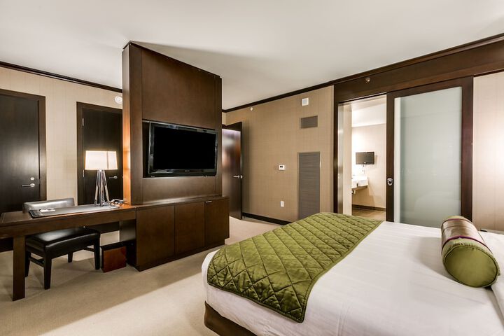 Room 104 of 122