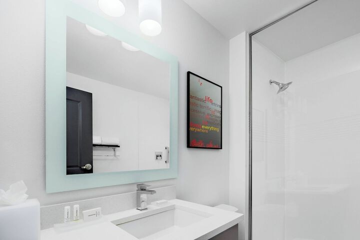 Room 20 of 37