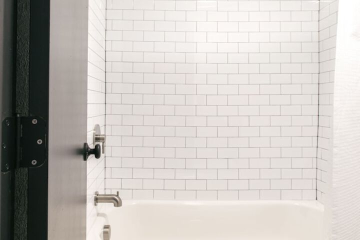 Room 24 of 35