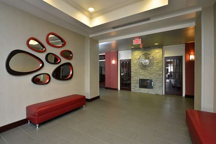 Holiday Inn Express & Suites Utica by IHG