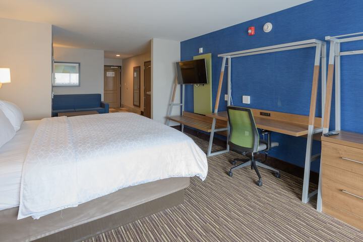 Room 15 of 34