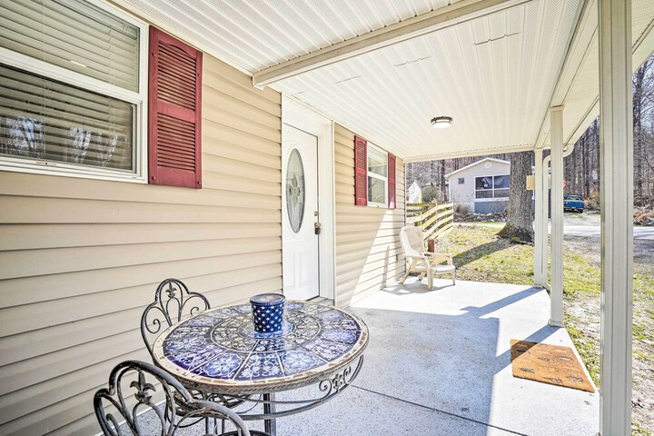 Charming Home With Yard Near Shenandoah River!