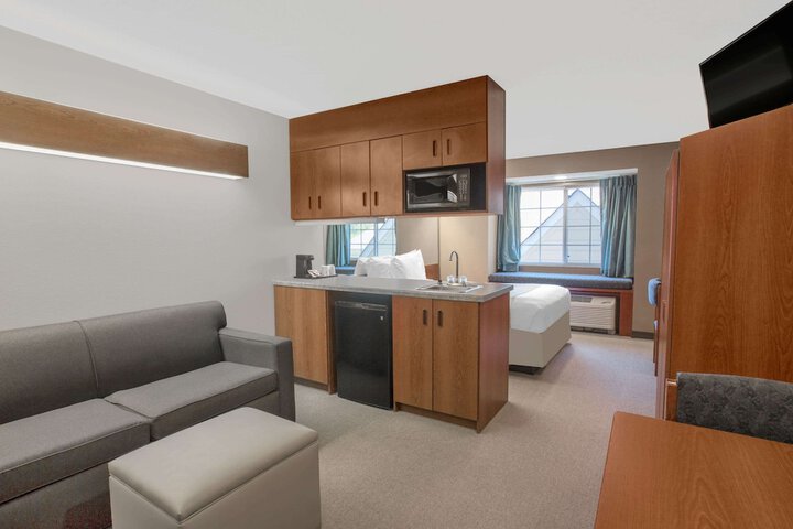 Room 12 of 18