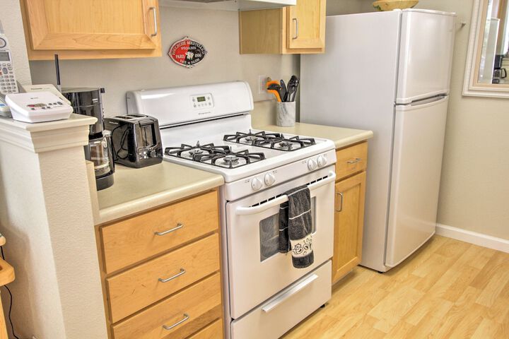 Serene Bungalow-style Home in Point Reyes Station!