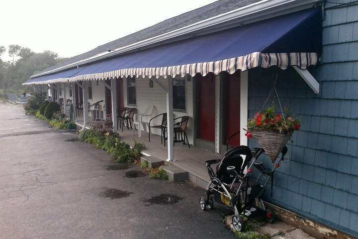 Hotel 7 of 34