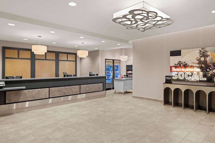 Homewood Suites by Hilton Anaheim Resort – Convention Center