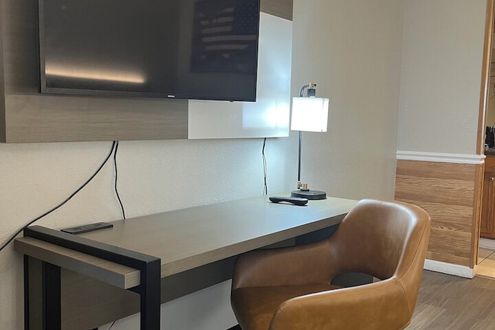 Room 10 of 10