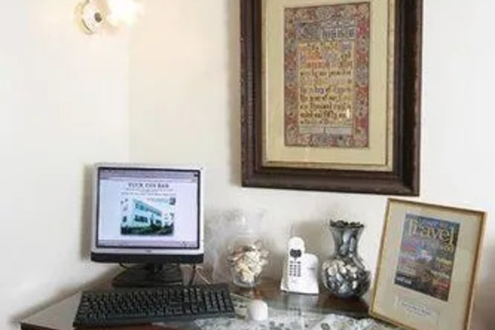 THE TUCK INN