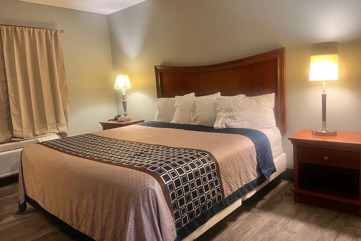 Royal Inn Suites