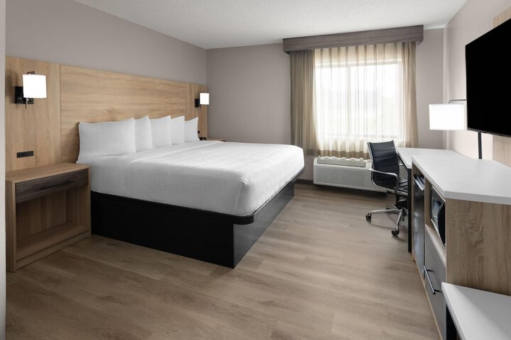 La Quinta Inn & Suites by Wyndham Mansfield OH