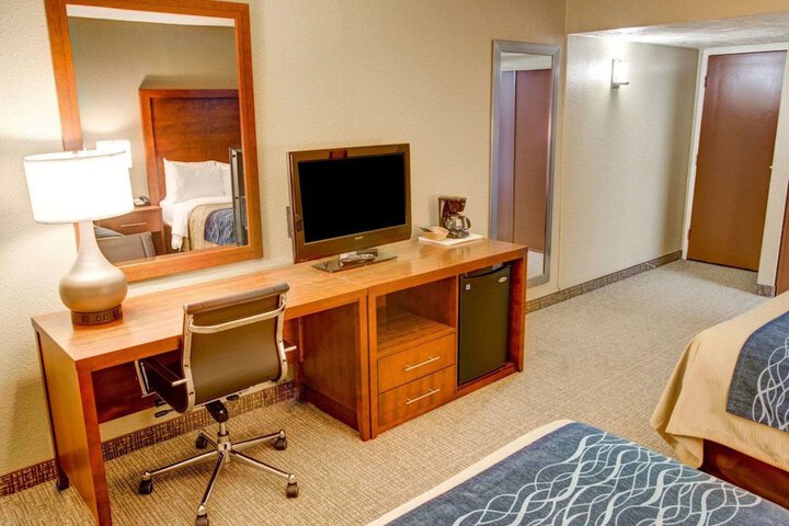 Room 16 of 40